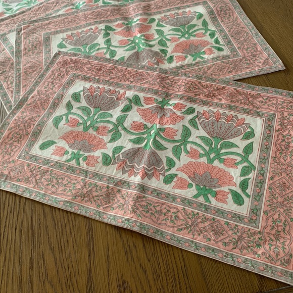 Set of 4 batik style cotton place mats Perfect cottage style in peach sage tone - Picture 3 of 5